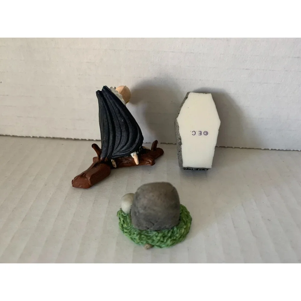 Halloween Mini Dollhouse Cake Topper LOT of 3 Vulture Tombstone Coffin Vampire